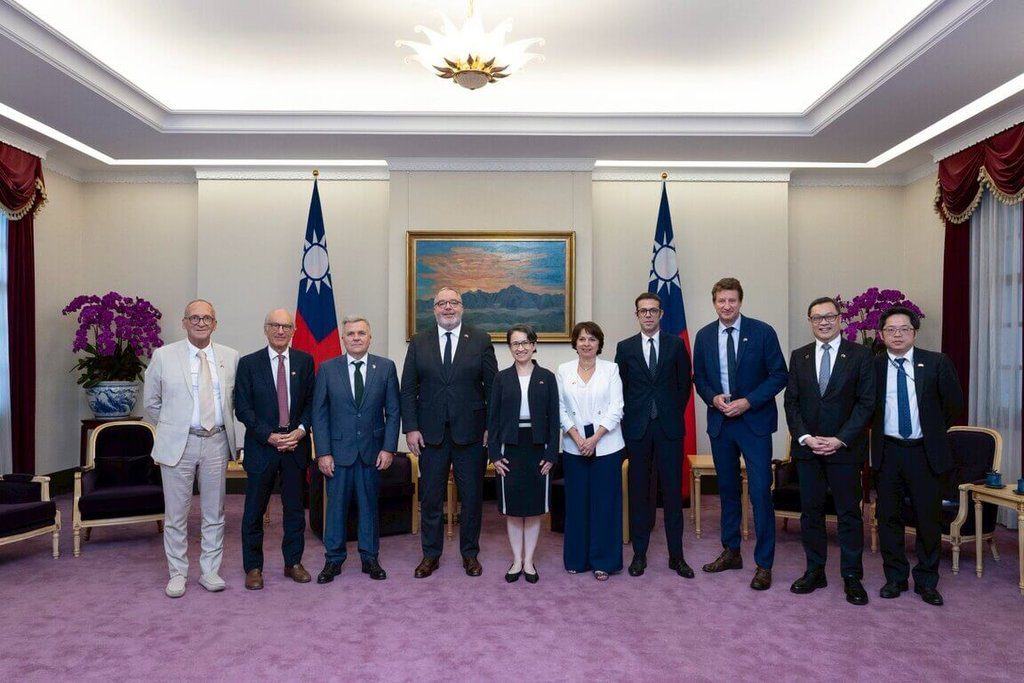 副總統見法國參院訪團 盼共同應對地緣政治變動挑戰 副總統見法國參院訪團 盼共同應對地緣政治變動挑戰