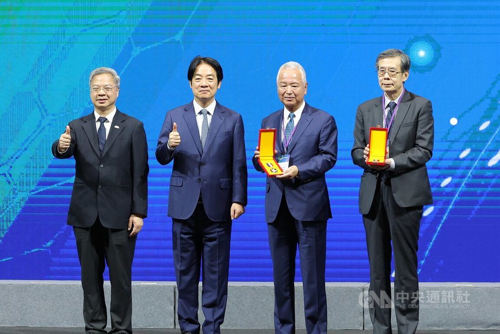 賴總統：台灣深化國際合作　打造非紅半導體供應鏈