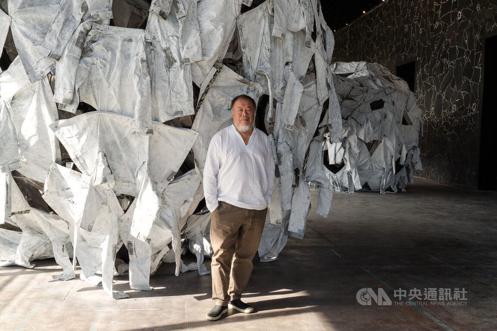 中國異議藝術家艾未未烏克蘭展新作 反思戰爭意涵 中國異議藝術家艾未未烏克蘭展新作 反思戰爭意涵