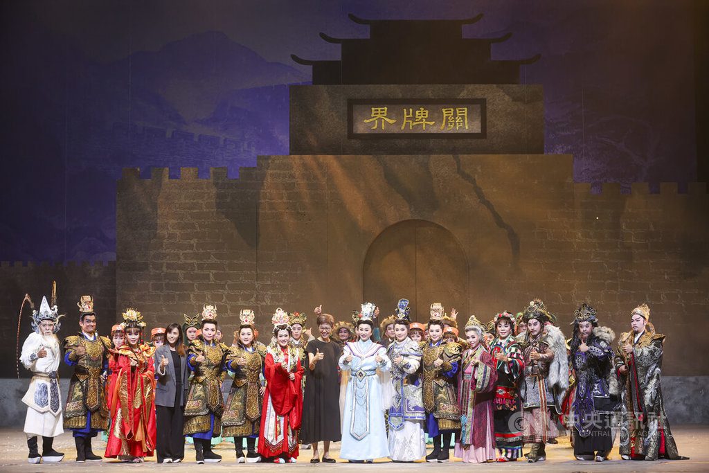 明華園新世代接棒演出「界牌關傳說」 翻新浪漫愛情 明華園新世代接棒演出「界牌關傳說」 翻新浪漫愛情