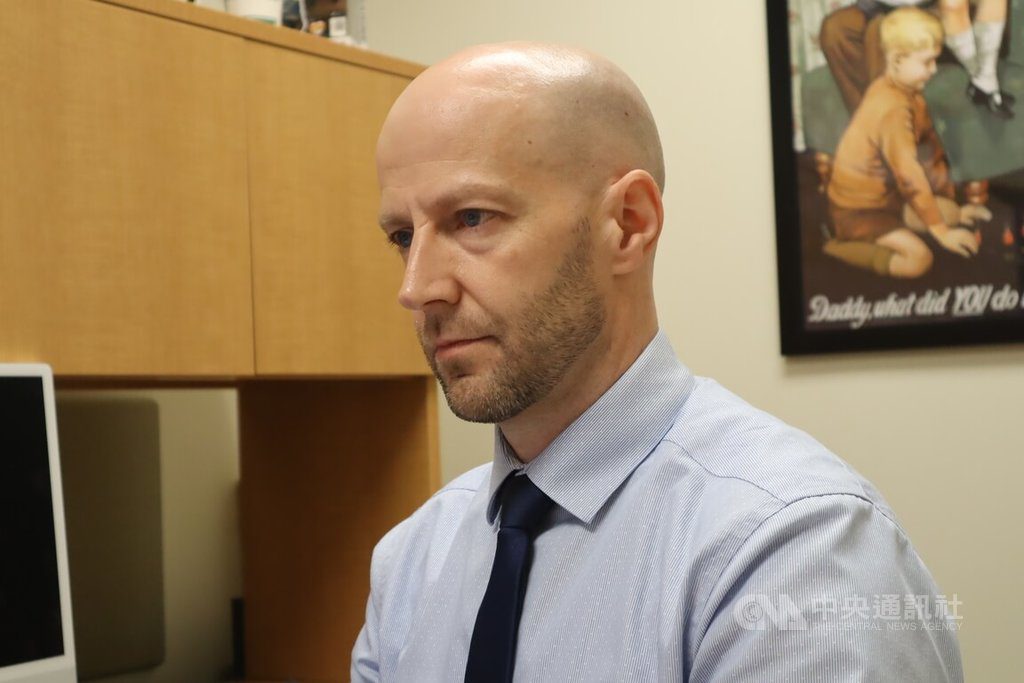 美前陸戰隊員看台灣新民防手冊:更易讀卻稀釋危機感 美前陸戰隊員看台灣新民防手冊:更易讀卻稀釋危機感