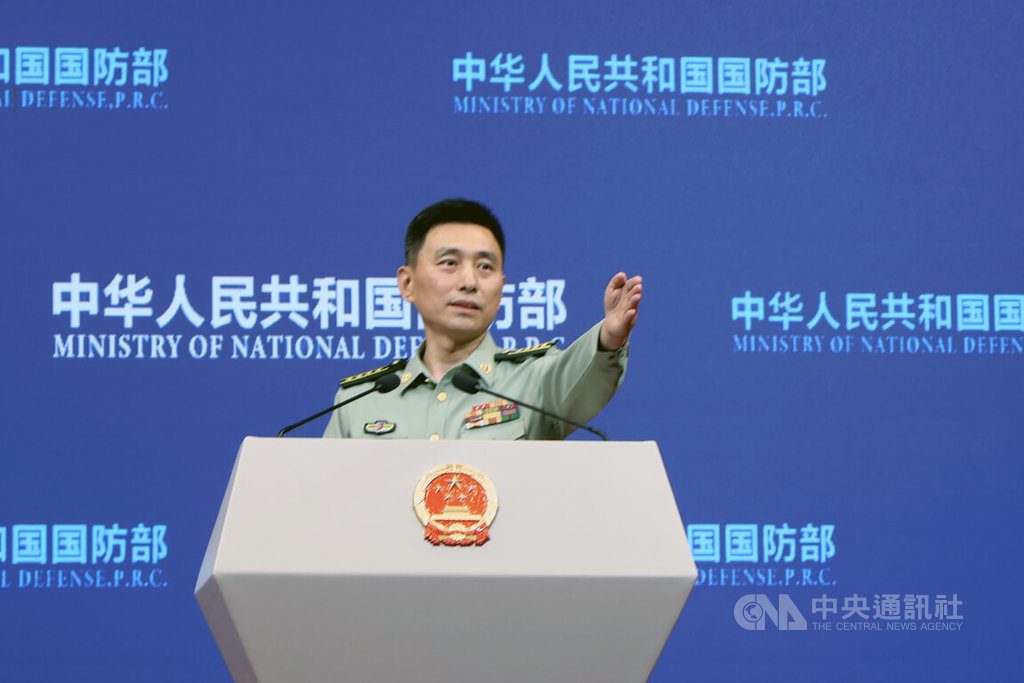 中美防長互動受矚 中方:願與美方共建穩定正向關係 中美防長互動受矚 中方:願與美方共建穩定正向關係