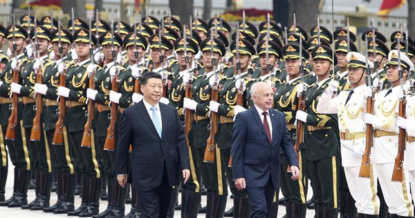 瑞士卸任總統私人身分參加中國九三閱兵 全國譁然 瑞士卸任總統私人身分參加中國九三閱兵 全國譁然