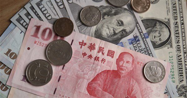 台股拉回修正 新台幣盤中挺進2字頭收30.065元 台股拉回修正 新台幣盤中挺進2字頭收30.065元