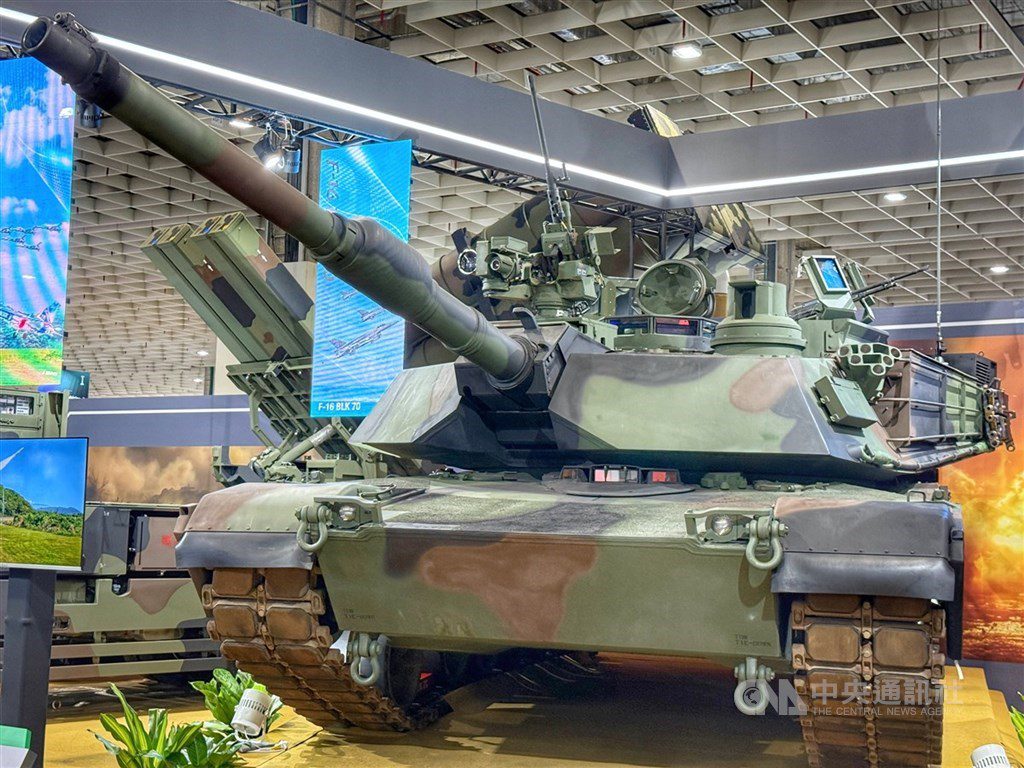 朱立倫參訪航太展 國民黨:展現對國防安全事務重視 朱立倫參訪航太展 國民黨:展現對國防安全事務重視