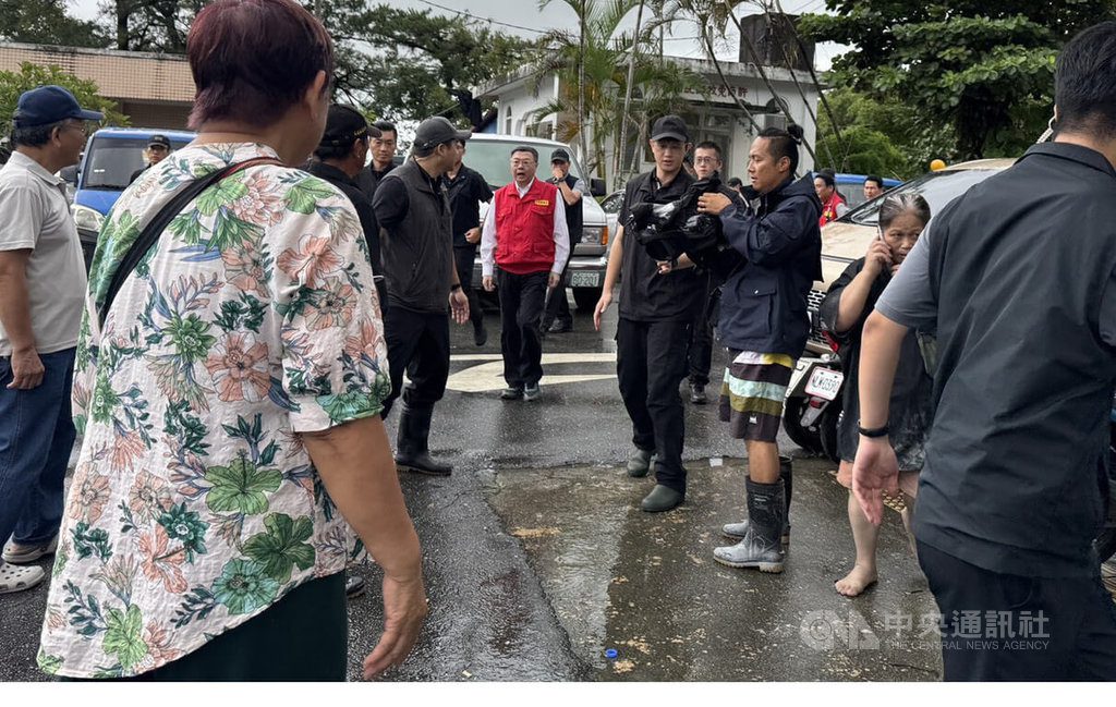 堰塞湖溢流釀災 卓榮泰:盡快尋更適合安置場所 堰塞湖溢流釀災 卓榮泰:盡快尋更適合安置場所