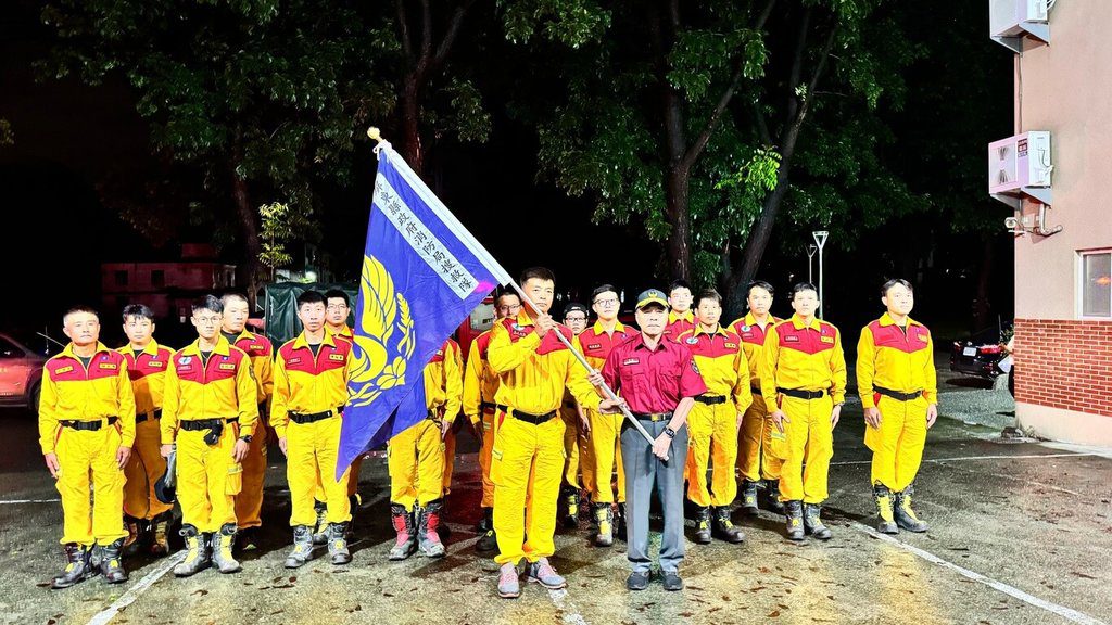 花蓮馬太鞍溪堰塞湖溢流 屏東特搜出動23人救災 花蓮馬太鞍溪堰塞湖溢流 屏東特搜出動23人救災