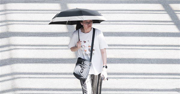 北北桃等12縣市亮高溫燈號 新北五股飆39.3度 北北桃等12縣市亮高溫燈號 新北五股飆39.3度