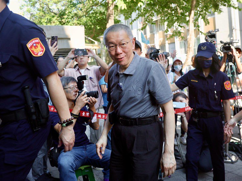 柯文哲腳鐶清晨頻離線 高檢署:廠商清查原因中 柯文哲腳鐶清晨頻離線 高檢署:廠商清查原因中