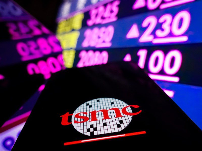 台股上漲302點收25880點新高 台積電收1295元新天價 台股上漲302點收25880點新高 台積電收1295元新天價