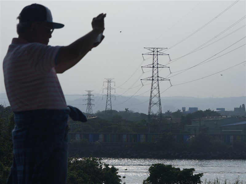 台電:17日夜尖峰備轉率4%隨後回歸6% 合理調度水力 台電:17日夜尖峰備轉率4%隨後回歸6% 合理調度水力