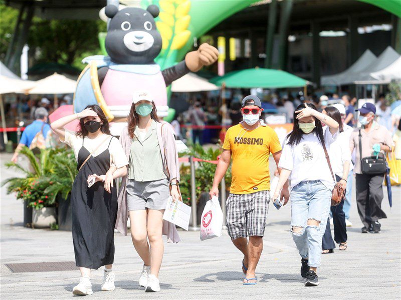 北台灣防37度高溫 吳德榮:未來10天無轉涼跡象 北台灣防37度高溫 吳德榮:未來10天無轉涼跡象