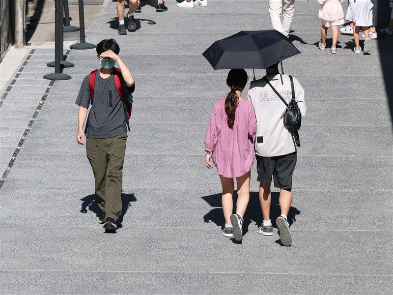 8縣市防高溫  吳德榮:午後慎防大雷雨 8縣市防高溫  吳德榮:午後慎防大雷雨