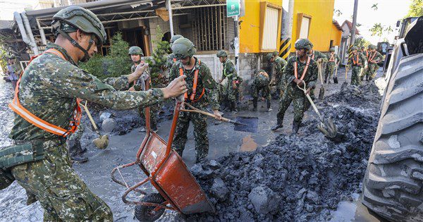 馬太鞍溪堰塞湖溢流 釀14死11失聯 馬太鞍溪堰塞湖溢流 釀14死11失聯