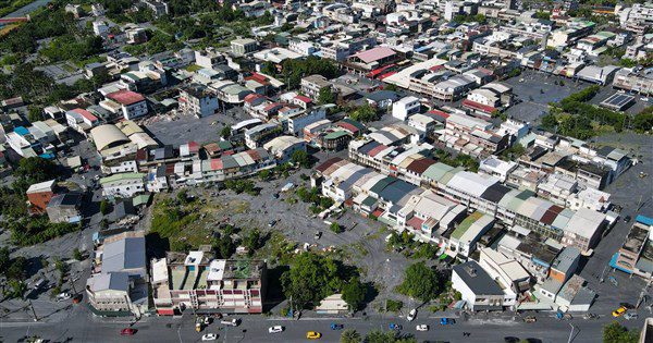 堰塞湖溢流釀災累計救出633人 15死31人失聯 堰塞湖溢流釀災累計救出633人 15死31人失聯