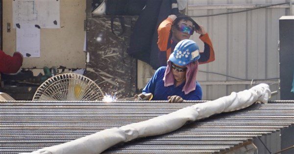 最低工資挑戰連10漲 審議會26日登場 最低工資挑戰連10漲 審議會26日登場