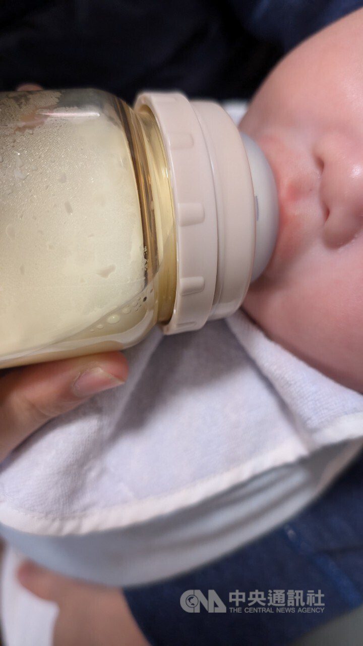 生一胎補助10萬元 勞保估近10萬人受惠 生一胎補助10萬元 勞保估近10萬人受惠