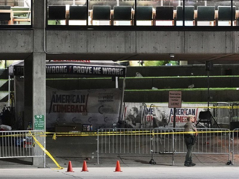 川普盟友柯克遇槍擊身亡 FBI:已尋獲嫌犯作案槍枝 川普盟友柯克遇槍擊身亡 FBI:已尋獲嫌犯作案槍枝