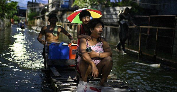 颱風博羅依掃過菲律賓增至11死 14人失蹤20萬人避難 颱風博羅依掃過菲律賓增至11死 14人失蹤20萬人避難