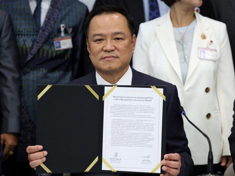 泰國在野黨合作拚組閣 執政為泰黨提解散國會 泰國在野黨合作拚組閣 執政為泰黨提解散國會