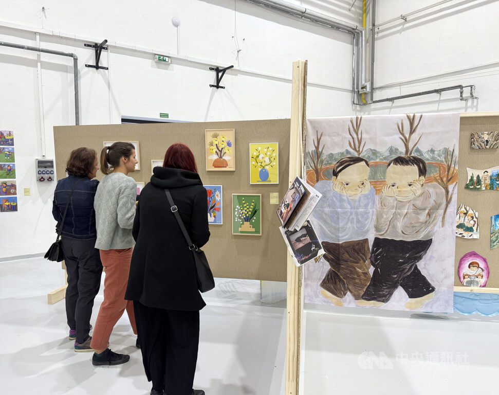 台灣藝術家作品登捷克插畫藝術節 細膩探討脆弱面貌 台灣藝術家作品登捷克插畫藝術節 細膩探討脆弱面貌