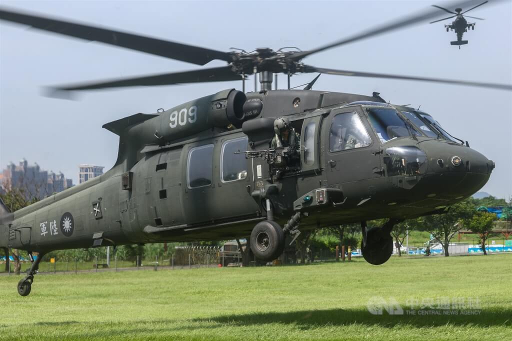 雙十國慶空中操演展開 黑鷹直升機9/25清晨試航 雙十國慶空中操演展開 黑鷹直升機9/25清晨試航
