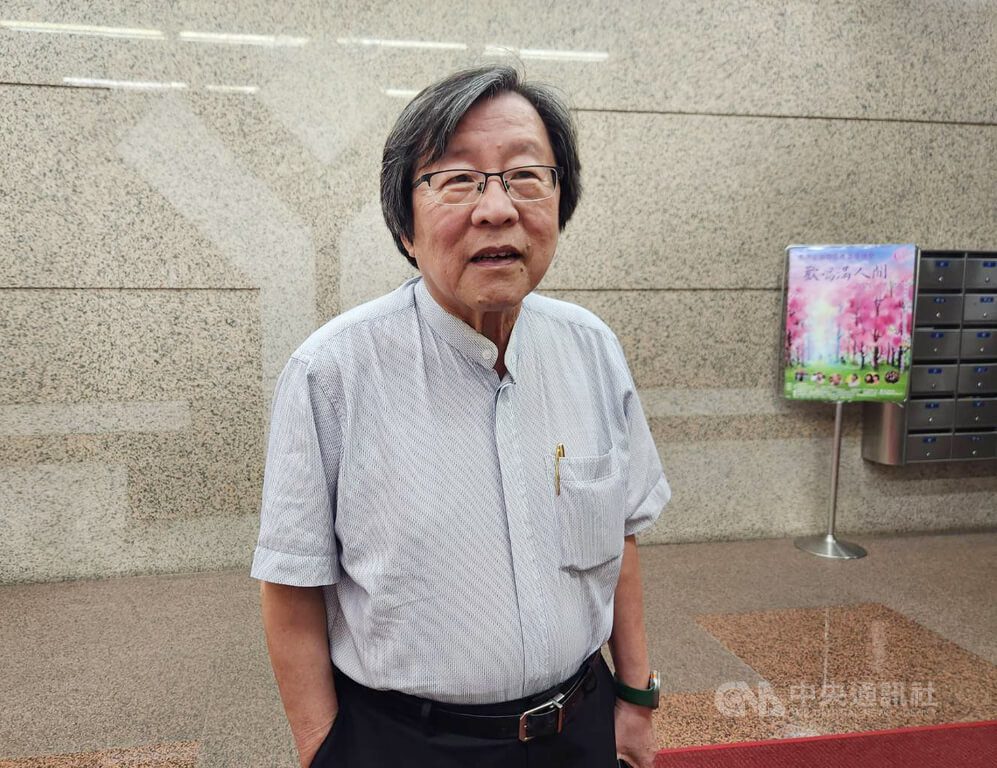 民進黨2026選對會首次會議 邱義仁微笑赴會 民進黨2026選對會首次會議 邱義仁微笑赴會