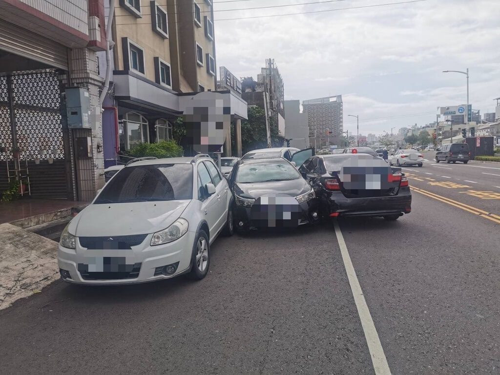 涉竊當鋪財物拒捕開車衝撞 高市警開4槍逮人 涉竊當鋪財物拒捕開車衝撞 高市警開4槍逮人