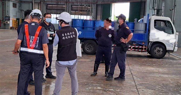 強闖焚化廠倒外縣市廚餘 屏東地院裁定2人交保 強闖焚化廠倒外縣市廚餘 屏東地院裁定2人交保