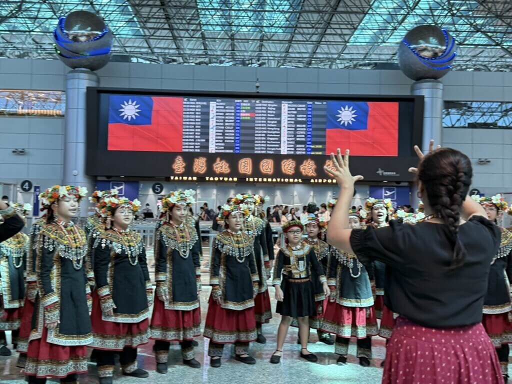 桃機慶雙十 希望兒童合唱團歌聲繞國門 桃機慶雙十 希望兒童合唱團歌聲繞國門