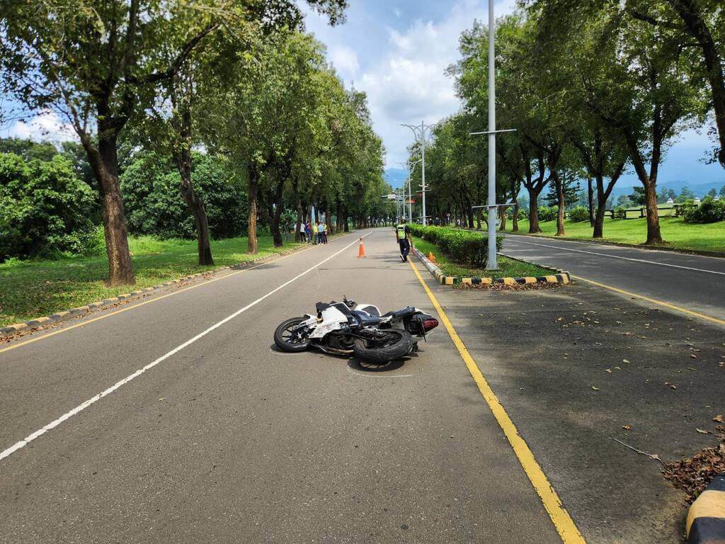 相隔才10天 屏科大校園又1學生騎車自摔亡 相隔才10天 屏科大校園又1學生騎車自摔亡