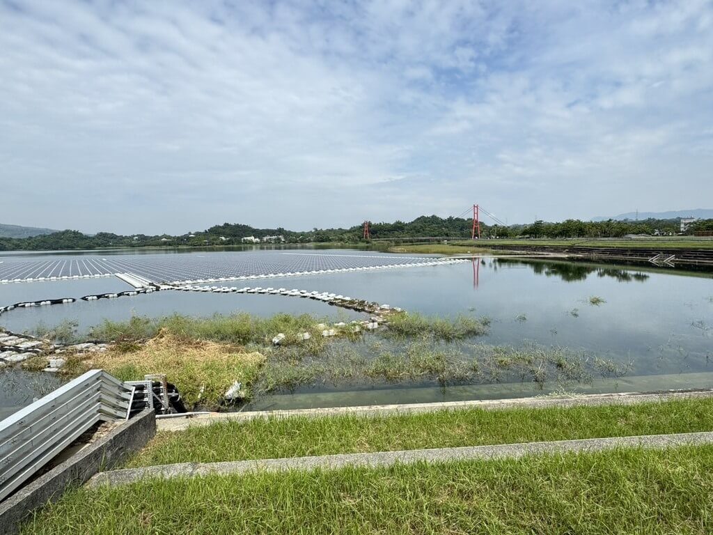 光電板引關注 鳳山及阿公店水庫用水檢測安全 光電板引關注 鳳山及阿公店水庫用水檢測安全