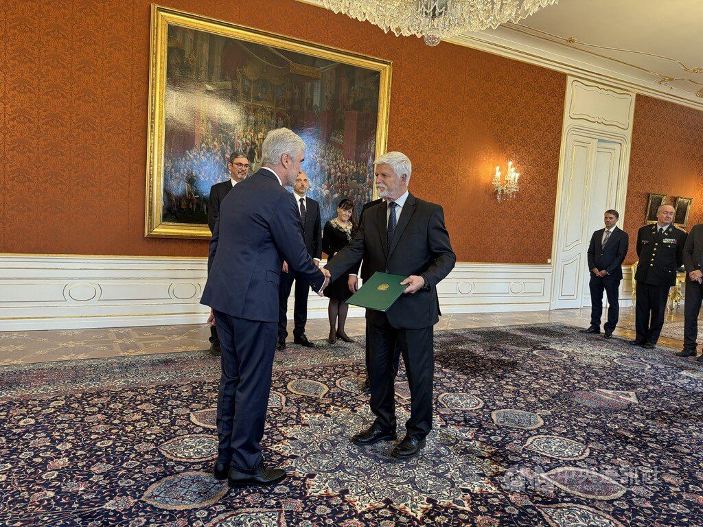 捷克總統接受新任大使遞交國書 深化多國外交關係 捷克總統接受新任大使遞交國書 深化多國外交關係