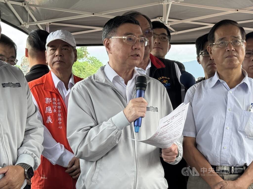 卓榮泰視察光復災區 汛期前交通及堤防安全將提升 卓榮泰視察光復災區 汛期前交通及堤防安全將提升