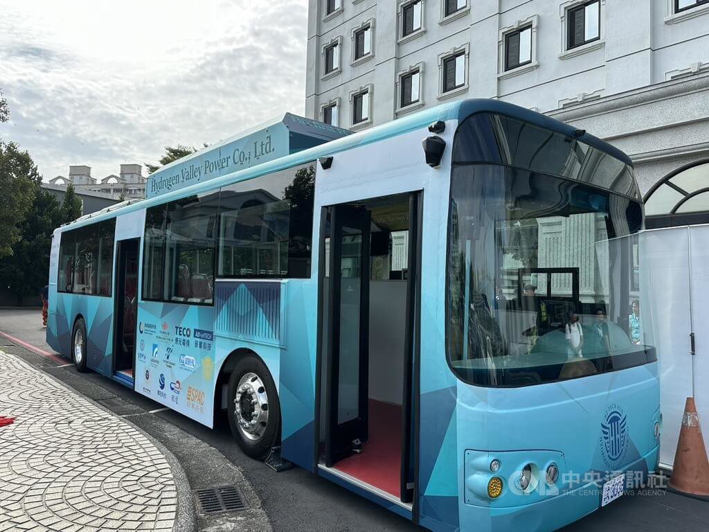 國產氫能巴士整車海外參展 台灣進軍全球市場 國產氫能巴士整車海外參展 台灣進軍全球市場