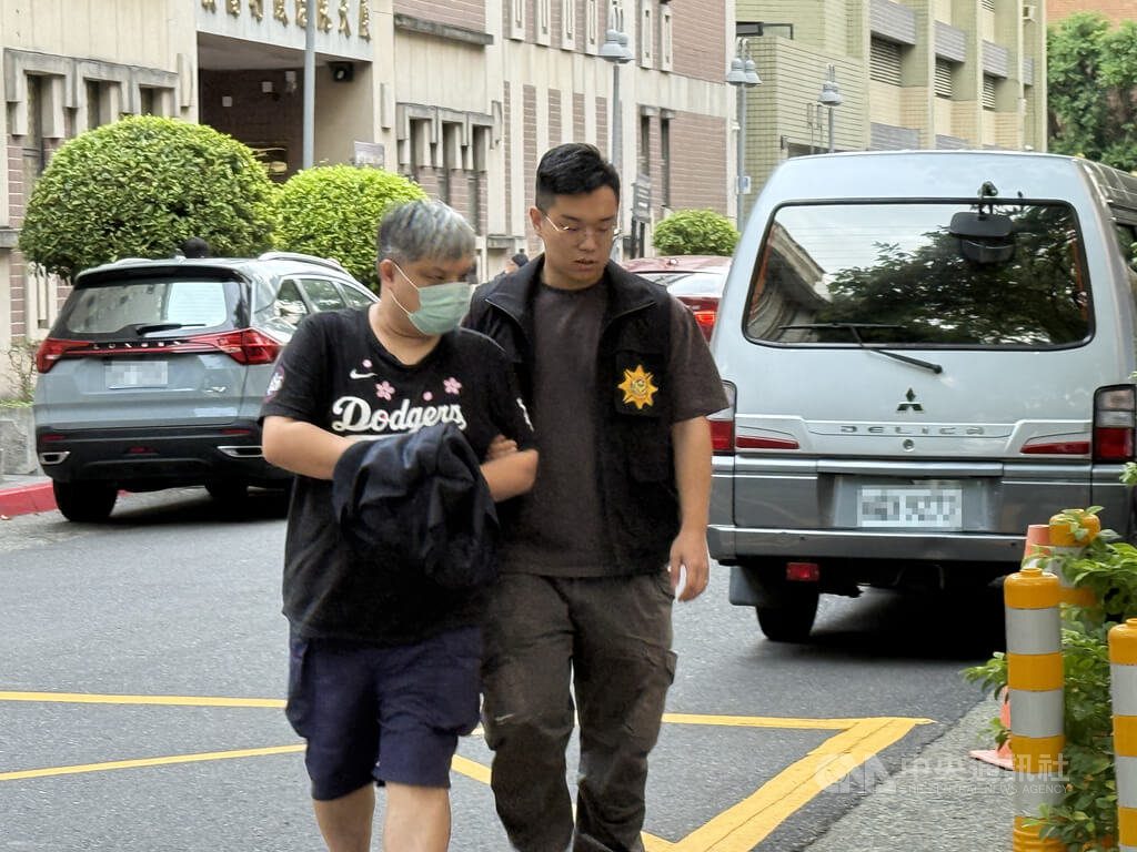 黃牛集團搶GD演唱會門票販售牟利 檢警拘提移送3人 黃牛集團搶GD演唱會門票販售牟利 檢警拘提移送3人