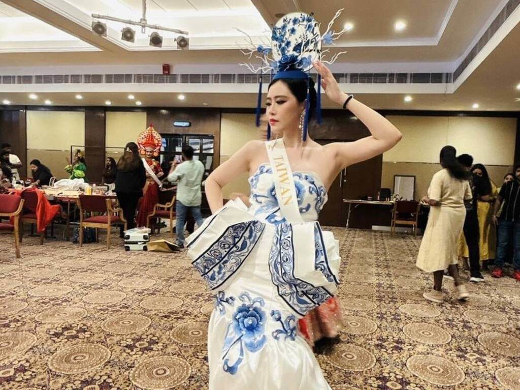 「世界魅力夫人」選美印度登場 台姐奪國服冠軍 「世界魅力夫人」選美印度登場 台姐奪國服冠軍