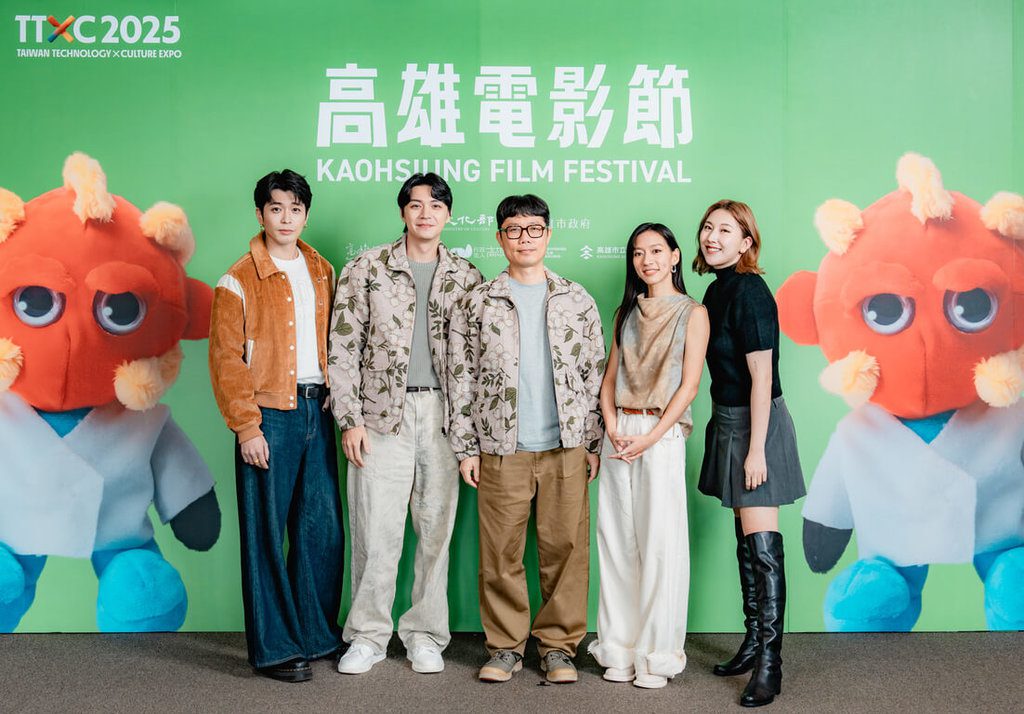 侯彥西「明日的過客」首拍男男吻 笑喊滿好親 侯彥西「明日的過客」首拍男男吻 笑喊滿好親