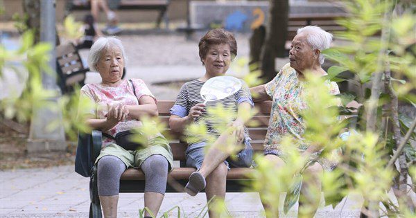 未來一週多雲到晴 東北季風19日後南下轉涼 未來一週多雲到晴 東北季風19日後南下轉涼