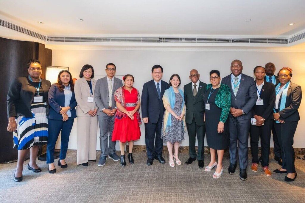 林佳龍午宴貝里斯、聖露西亞總督 讚與台灣情誼深厚 林佳龍午宴貝里斯、聖露西亞總督 讚與台灣情誼深厚