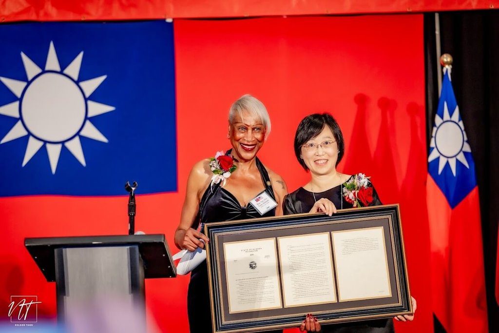 西雅圖駐處賀國慶 阿拉斯加州議員轉致友台決議 西雅圖駐處賀國慶 阿拉斯加州議員轉致友台決議