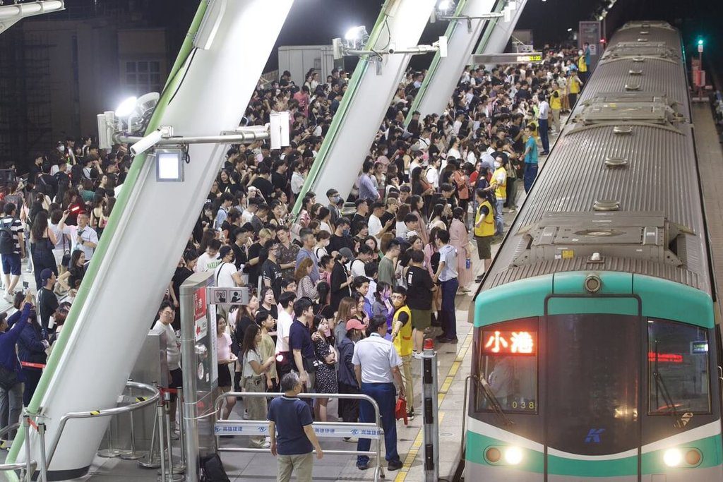 BLACKPINK高雄2天開唱 吸引12萬人 BLACKPINK高雄2天開唱 吸引12萬人