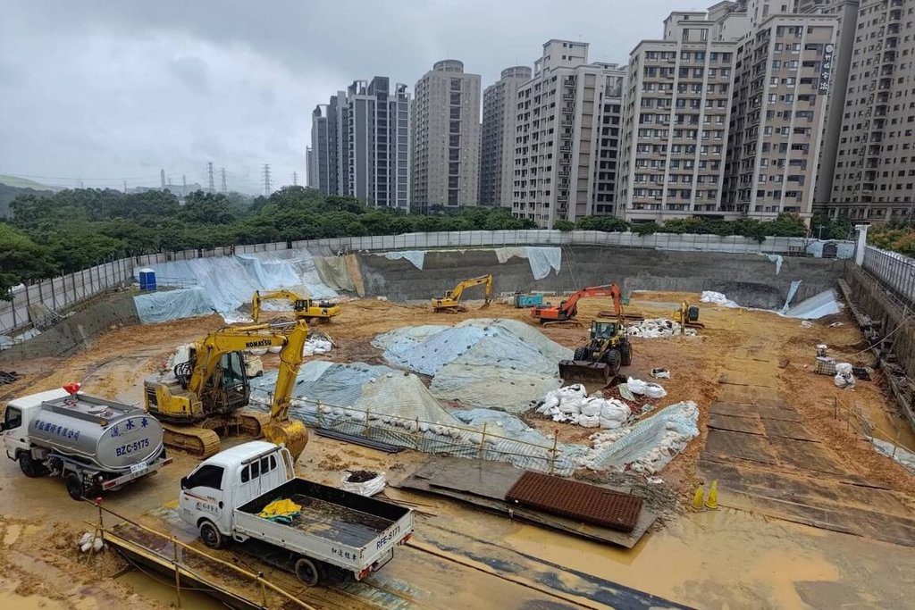 桃園龜山社宅邊坡滑落搶修完成 後續啟動加固工程 桃園龜山社宅邊坡滑落搶修完成 後續啟動加固工程