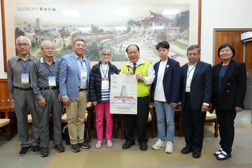 照亮航海路 英燈塔工程師後裔贈燈塔原圖給澎湖 照亮航海路 英燈塔工程師後裔贈燈塔原圖給澎湖