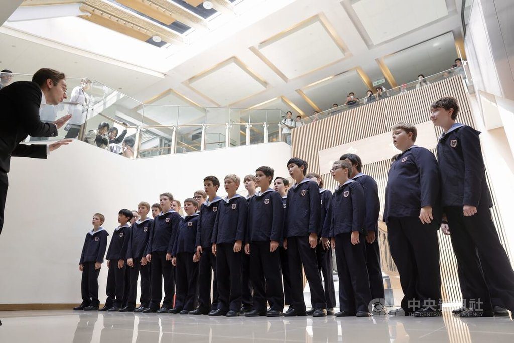 維也納少年合唱團快閃故宮 來台開唱「雨夜花」 維也納少年合唱團快閃故宮 來台開唱「雨夜花」