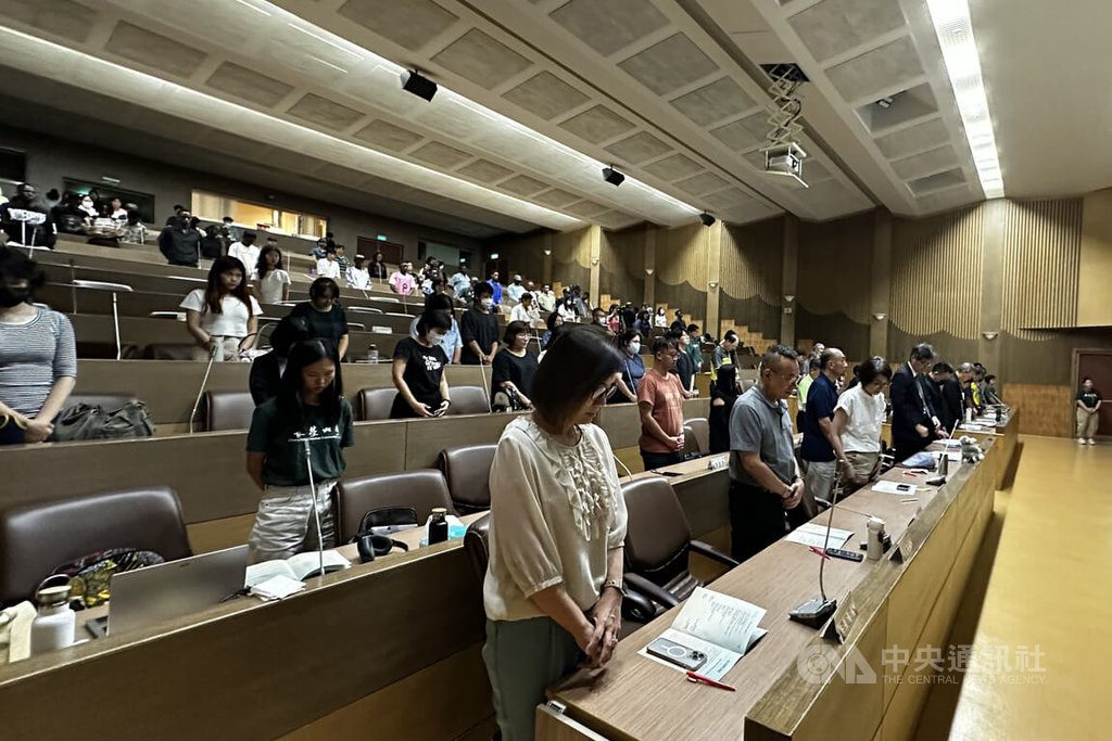 長榮大學辦珍古德追思禮拜 承諾延續根與芽精神 長榮大學辦珍古德追思禮拜 承諾延續根與芽精神