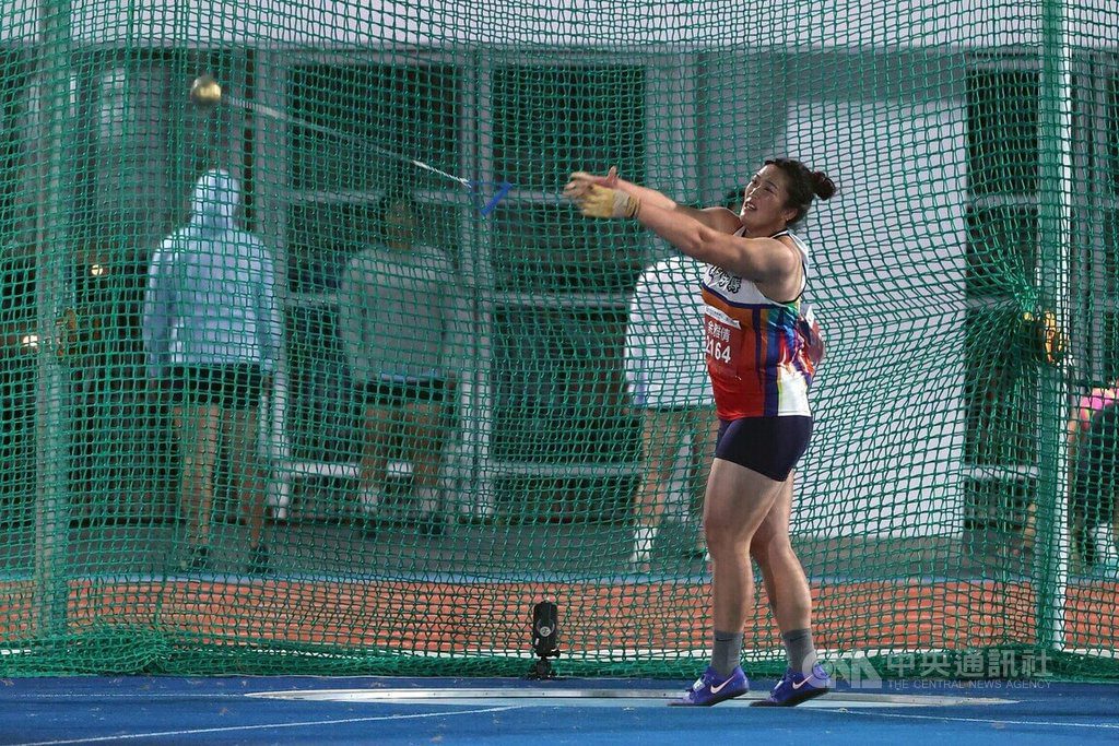余雅倩全運會首擲就扭傷  奮力穩守鏈球3連霸