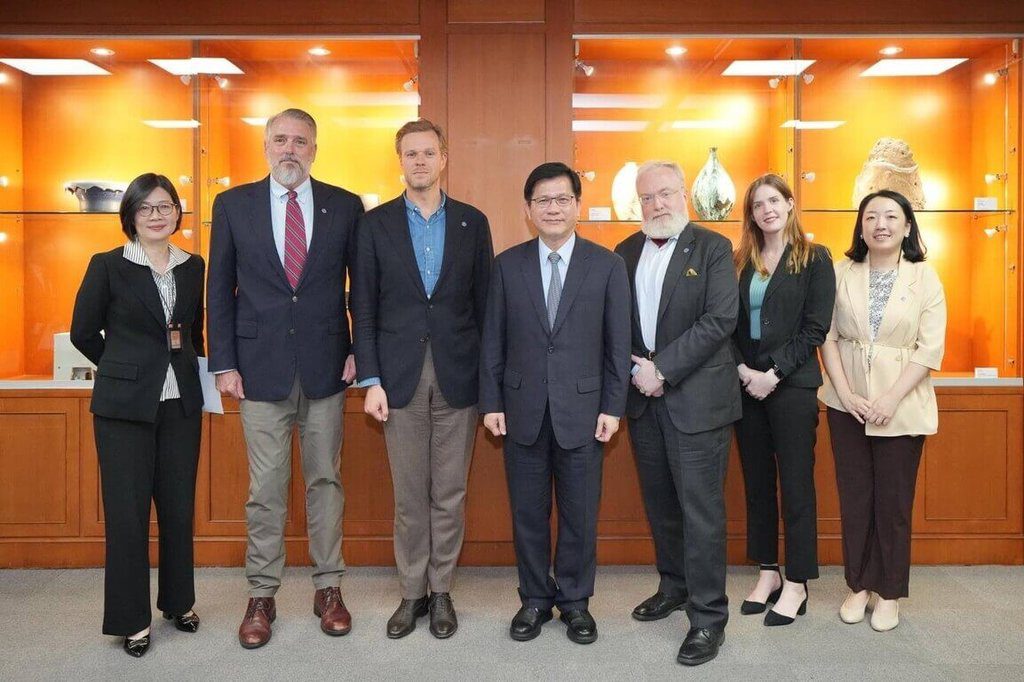 立陶宛前外長肯定台灣強化防衛 提升全社會韌性 立陶宛前外長肯定台灣強化防衛 提升全社會韌性