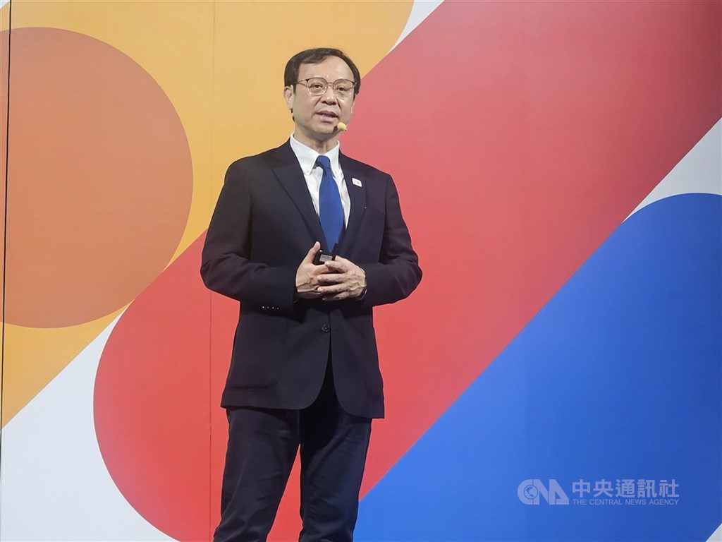 加熱菸爭議多 石崇良:執法絕不退讓 加熱菸爭議多 石崇良:執法絕不退讓