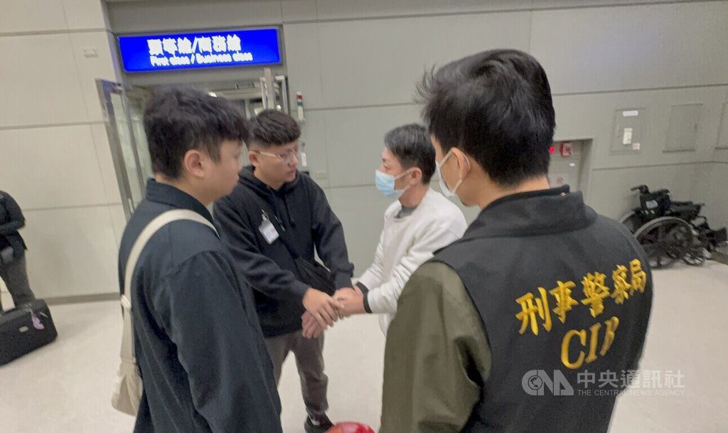 酒駕男逃亡美國遭通緝 台美聯手遣返回台受審 酒駕男逃亡美國遭通緝 台美聯手遣返回台受審